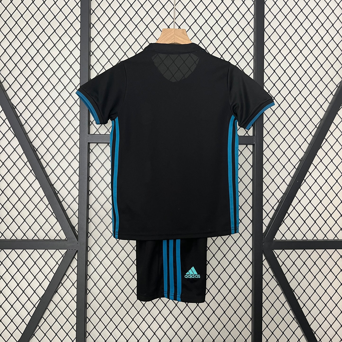 REAL MADRID 17-18 AWAY CRIANÇA