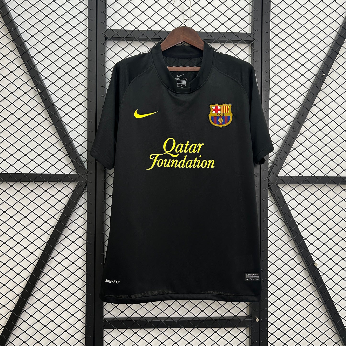BARCELONA 11-12 AWAY