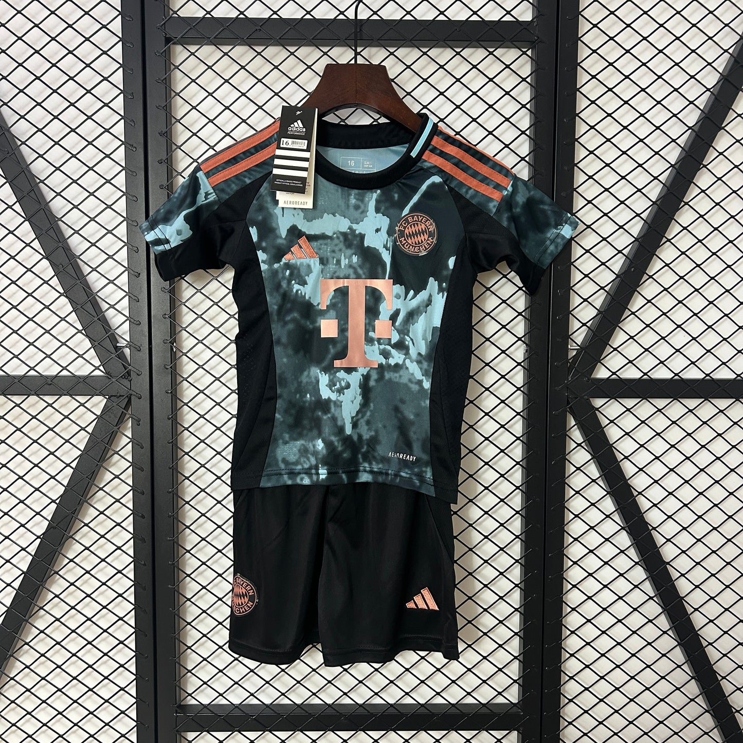 BAYERN MUNICH 24-25 AWAY CRIANÇA