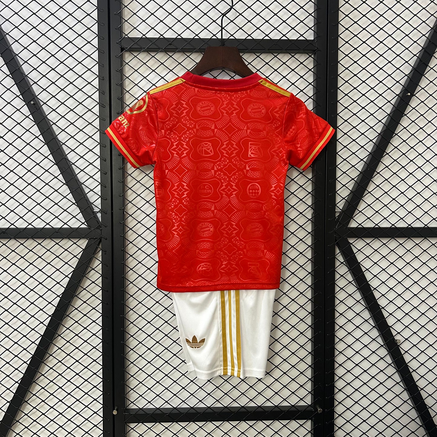 BAYERN MUNICH 125º ANNIVERSARY CRIANÇA