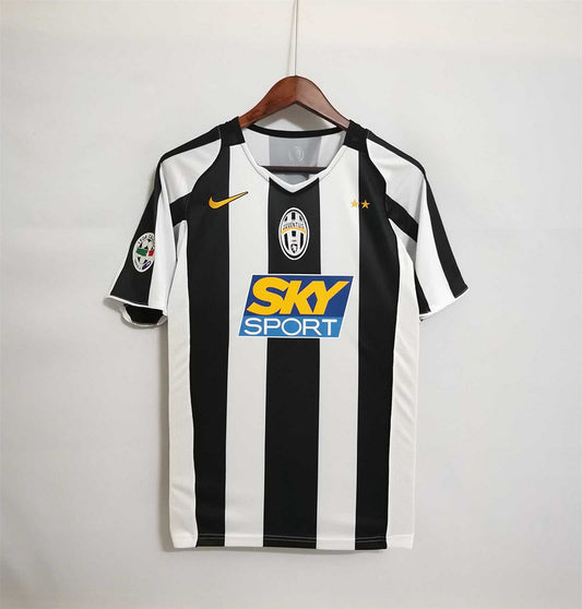 JUVENTUS 04-05 HOME