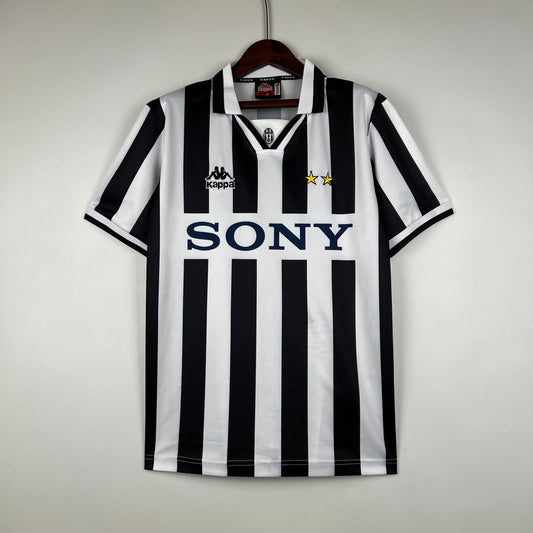 JUVENTUS 96-97 HOME