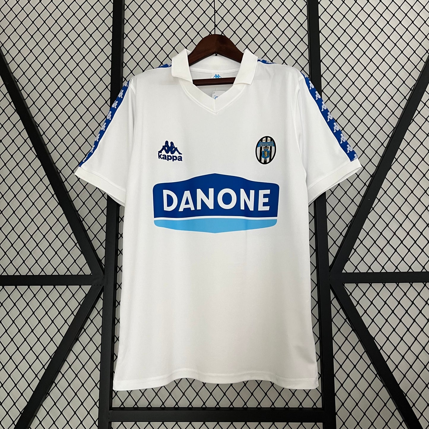 JUVENTUS 90-92 AWAY