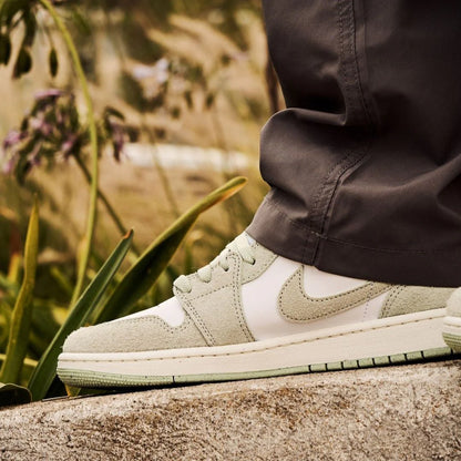 Air Jordan 1 Low SE White Seafoam