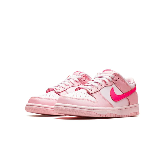 NIKE DUNK LOW TRIPLE PINK