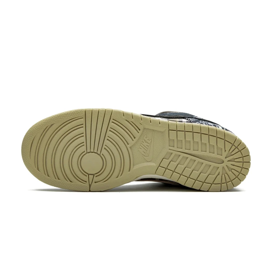 NIKE DUNK LOW SB TRAVIS SCOTT