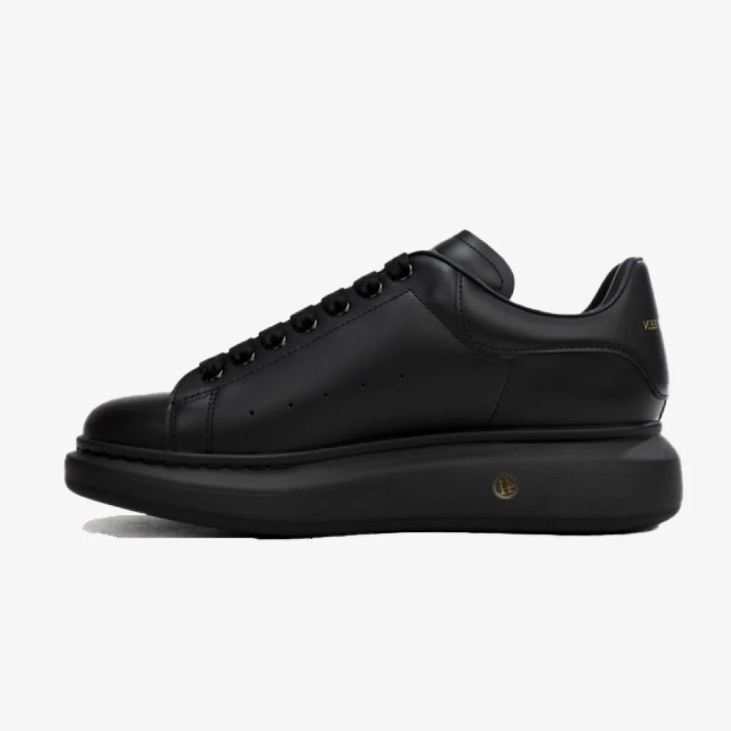 Alexander McQueen All Black