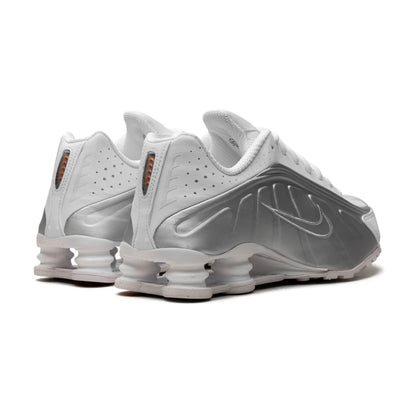 NIKE SHOX R4 METALLIC SILVER