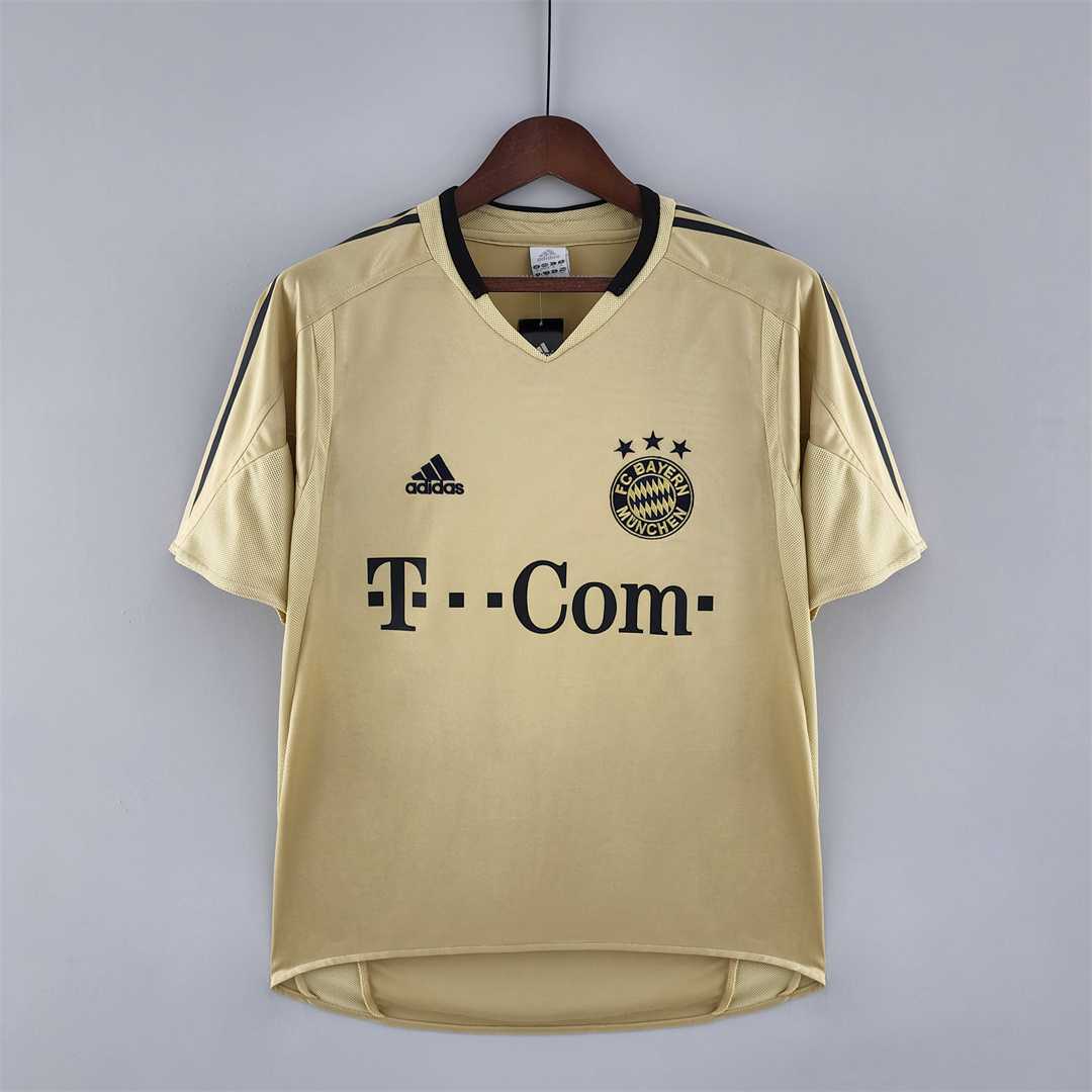 BAYERN MUNICH 04-05 AWAY